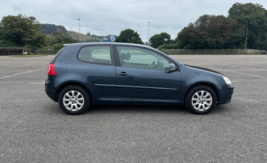 VOLKSWAGEN Golf 1.9 TDI Sportline