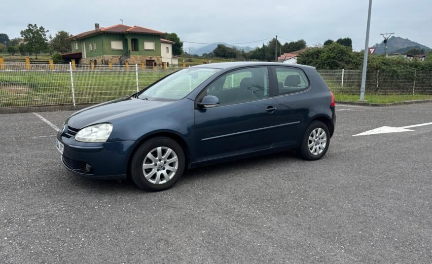 VOLKSWAGEN Golf 1.9 TDI Sportline